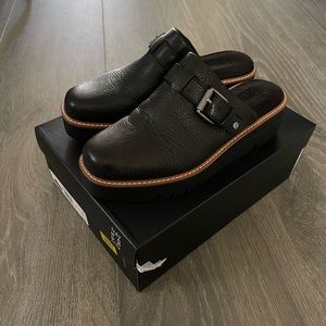 New in Box Naturalizer Wayde Women’s Clog (Size 8)